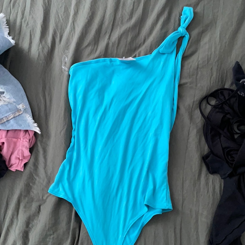 Cute top never worn just purchased